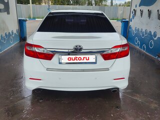 2013 Toyota Camry VII (XV50), белый, 1700000 рублей, вид 3