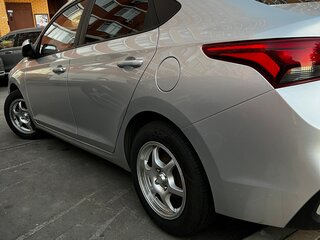 2019 Hyundai Solaris II, серебристый, 1395000 рублей, вид 4