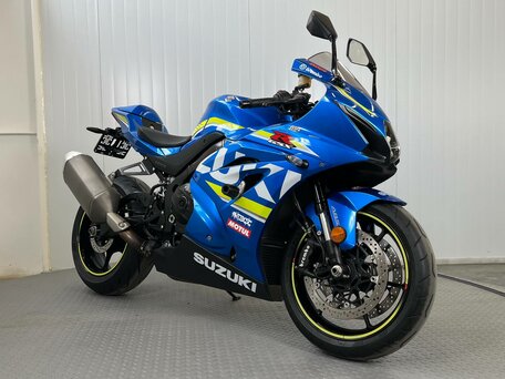 2017 Suzuki GSX-R 1000, синий, 1279000 рублей, вид 2