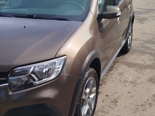 2021 Renault Sandero Stepway II Рестайлинг, коричневый, 1550000 рублей, вид 2