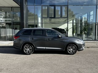 2015 Mitsubishi Outlander III Рестайлинг 2, серый, 1890000 рублей, вид 4