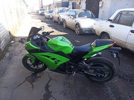 2013 Kawasaki Ninja 300, зелёный, 390000 рублей, вид 2