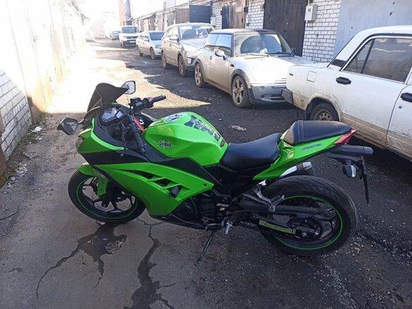 2013 Kawasaki Ninja 300, зелёный, 390000 рублей - вид 1