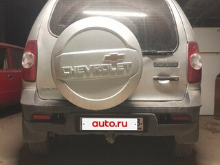 2012 Chevrolet Niva I Рестайлинг, серебристый, 420000 рублей, вид 1