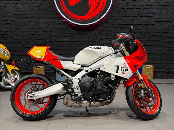 2024 Yamaha XSR900, красный, 985000 рублей - вид 8