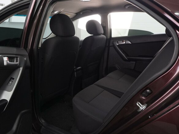 2010 Kia Cerato 5-speed II, красный, 699000 рублей - вид 10