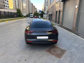 2020 Porsche Panamera 4 II, серый, 8888888 рублей, вид 4