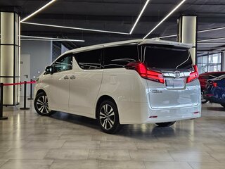 2018 Toyota Alphard III Рестайлинг, белый, 4900000 рублей, вид 4