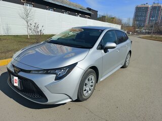 2020 Toyota Corolla XII (E210), серебристый, 1500000 рублей, вид 2