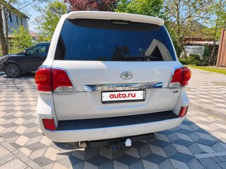 2012 Toyota Land Cruiser 200 Series Рестайлинг 1, белый, 3920000 рублей, вид 4