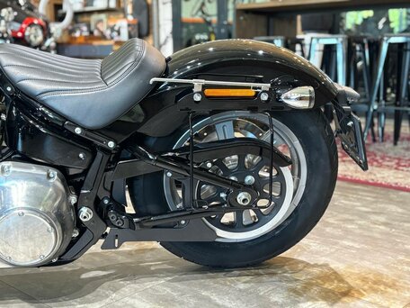 2024 Harley-Davidson Softail Standard, чёрный, 1890000 рублей, вид 4