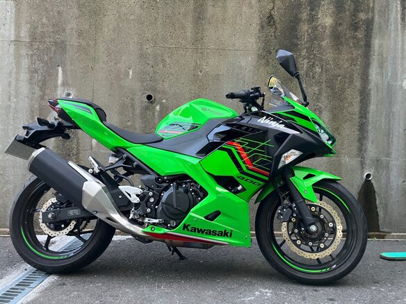 2025 Kawasaki Ninja 400, зелёный