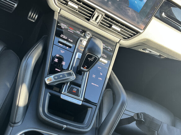 2019 Porsche Cayenne S III, чёрный, 7800000 рублей - вид 16