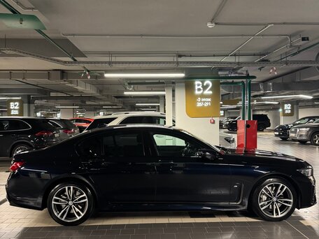 2020 BMW 7 серии 730d xDrive VI (G11/G12) Рестайлинг, чёрный, 6450000 рублей, вид 4