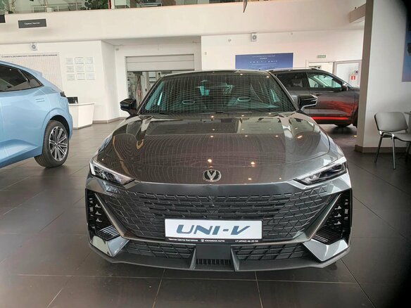 2024 Changan UNI-V I, серый, 3329900 рублей - вид 3