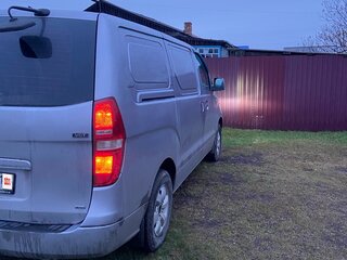 2011 Hyundai Grand Starex I, серый, 1200000 рублей, вид 4