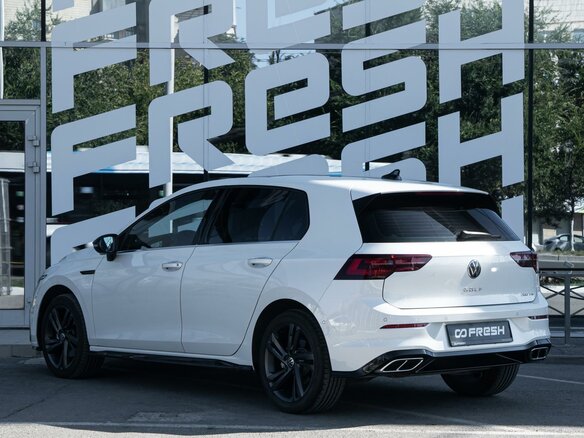 2024 Volkswagen Golf VIII, белый - вид 1
