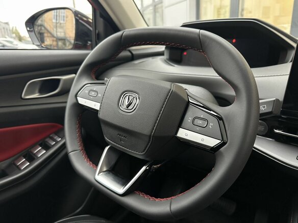 2024 Changan UNI-S I, красный, 2279000 рублей - вид 23