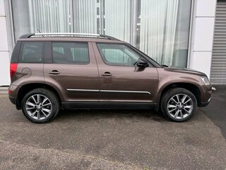 2016 Skoda Yeti I Рестайлинг, коричневый, 1190000 рублей, вид 3