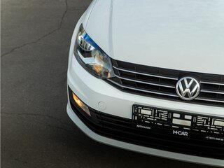 2018 Volkswagen Polo V Рестайлинг, белый, 1149000 рублей, вид 4
