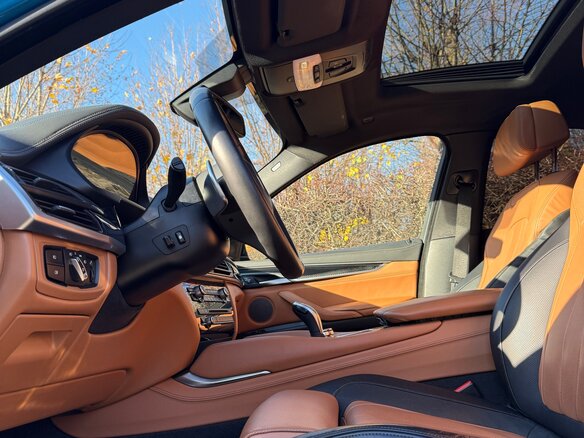 2018 BMW X6 40d II (F16), голубой, 5200000 рублей - вид 13