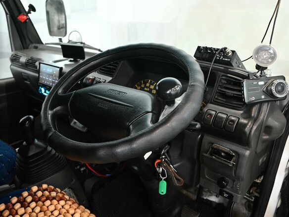 2001 Isuzu Elf (N-series), белый, 540000 рублей - вид 8