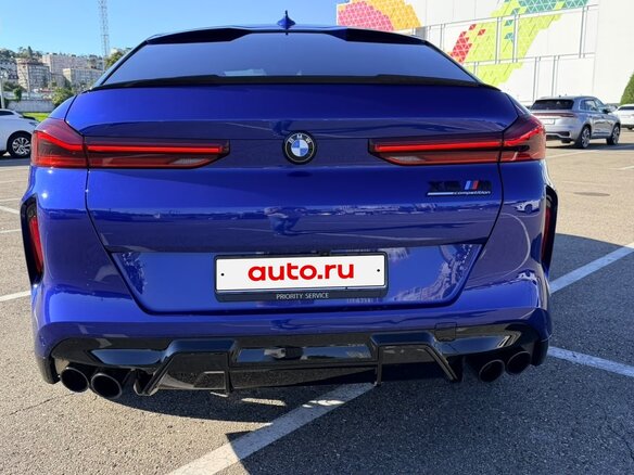 2020 BMW X6 M Competition III (F96), синий, 12300000 рублей - вид 4
