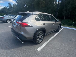 2025 Toyota RAV4 V (XA50), серебристый, 3850000 рублей, вид 2