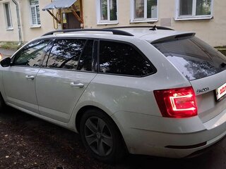 2018 Skoda Octavia III (A7) Рестайлинг, белый, 1850000 рублей, вид 3