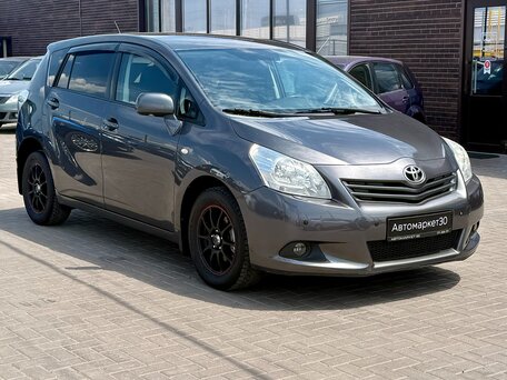 Toyota Verso I