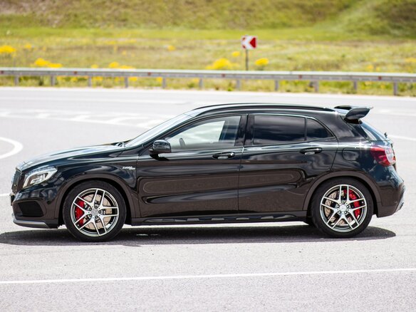 2014 Mercedes-Benz GLA AMG 45 AMG I (X156), чёрный, 2450000 рублей - вид 1