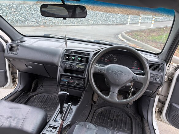 2001 Toyota Caldina II Рестайлинг, белый, 270000 рублей - вид 6