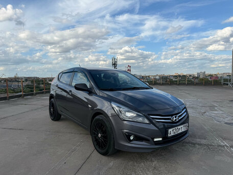 2015 Hyundai Solaris I Рестайлинг, серый, 750000 рублей, вид 3