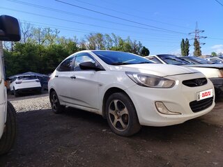 2013 Hyundai Solaris I, белый, 450000 рублей, вид 3