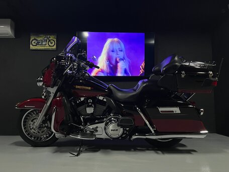 2010 Harley-Davidson Electra Glide, красный, 930000 рублей, вид 5