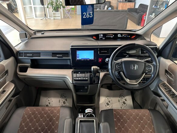 2020 Honda Stepwgn V Рестайлинг, серый, 2019000 рублей - вид 16