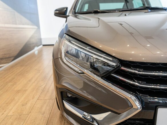 2026 Lada (ВАЗ) Vesta I Рестайлинг (NG), коричневый, 2035000 рублей - вид 3