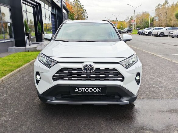 2020 Toyota RAV4 V (XA50), белый - вид 2