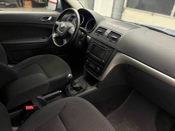 2010 Skoda Yeti I, голубой, 715000 рублей - вид 16