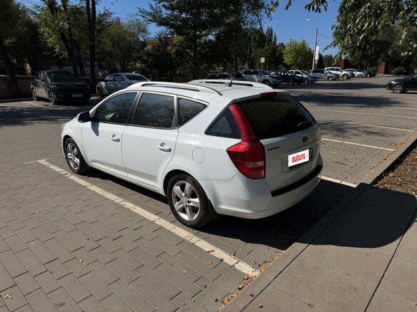 2011 Kia Ceed I Рестайлинг, белый, 805000 рублей - вид 5