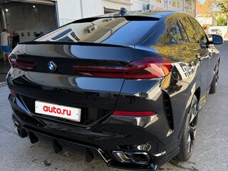 2022 BMW X6 40i III (G06), чёрный, 9250000 рублей, вид 5