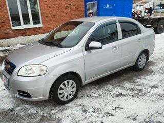 2010 Chevrolet Aveo I Рестайлинг, серебристый, 420000 рублей, вид 1