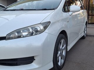 2011 Toyota Wish II, белый, 1200000 рублей, вид 4
