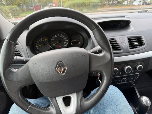 2012 Renault Megane III, красный, 750000 рублей - вид 6