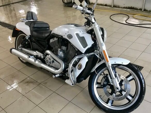 2013 Harley-Davidson V-Rod Muscle, белый, 1670000 рублей - вид 13