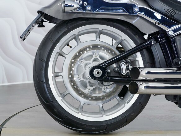 2023 Harley-Davidson Fat Boy, серый, 2277000 рублей - вид 8