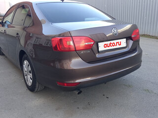 2014 Volkswagen Jetta VI Рестайлинг, коричневый, 980000 рублей, вид 3