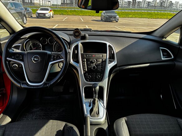 2014 Opel Astra GTC J Рестайлинг, красный, 990000 рублей - вид 16