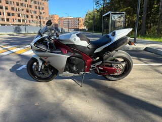 2010 Yamaha YZF-R1, серебристый, 800000 рублей, вид 3