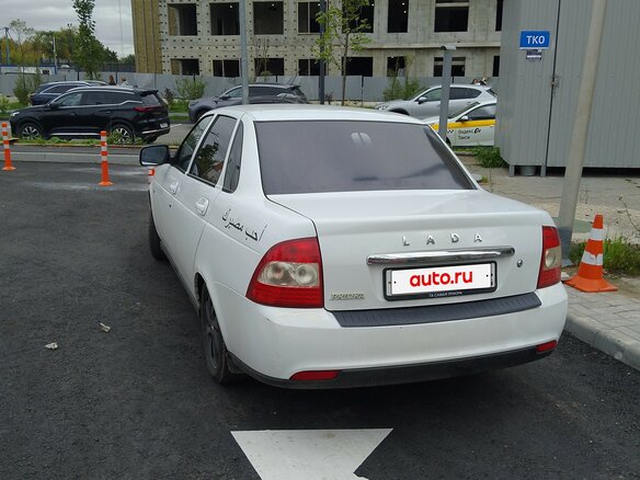 2010 Lada (ВАЗ) Priora I, белый, 320000 рублей - вид 3